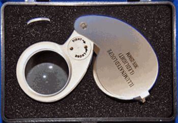 Illuminated 10X Magnifier Loupe